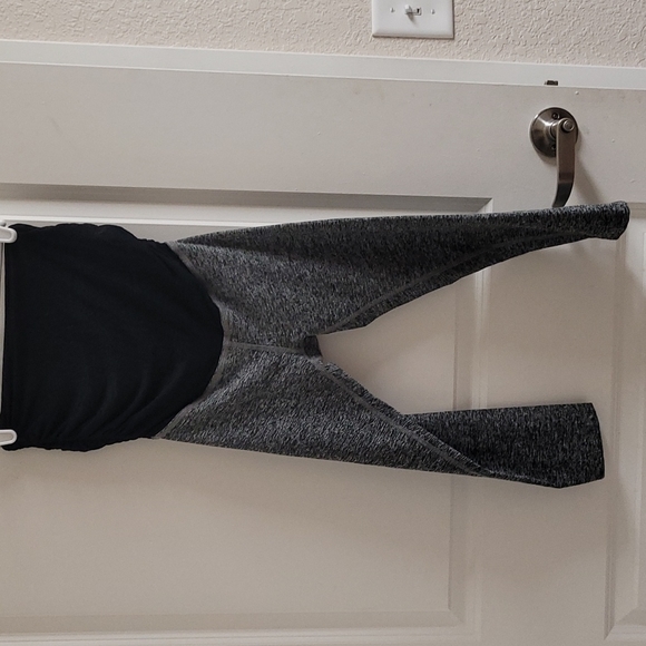 Beyond the bumb Yoga Pants size S. Maternity leggings - Picture 3 of 6